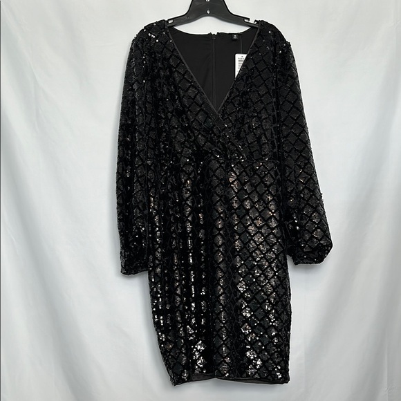 torrid Dresses & Skirts - Torrid Black Sequin Mini Dress Long Sleeve V-Neck Sheath